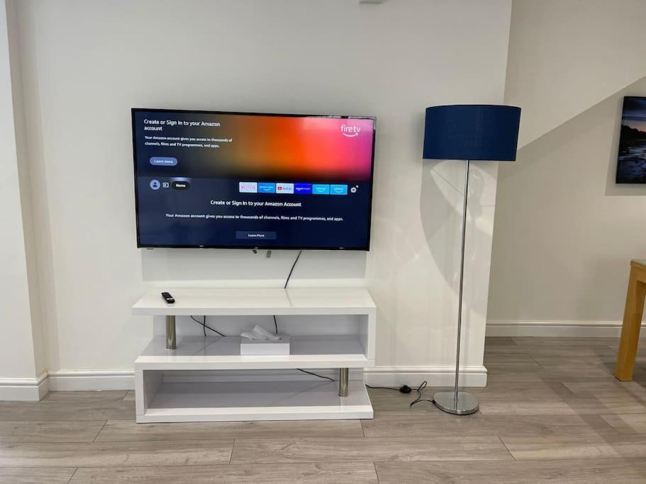 Maisy Lodge - Two Bed Lux Flat - Parking, Netflix, Wifi - Close To Blenheim Palace & Oxford - F2 Кидлингтън Екстериор снимка