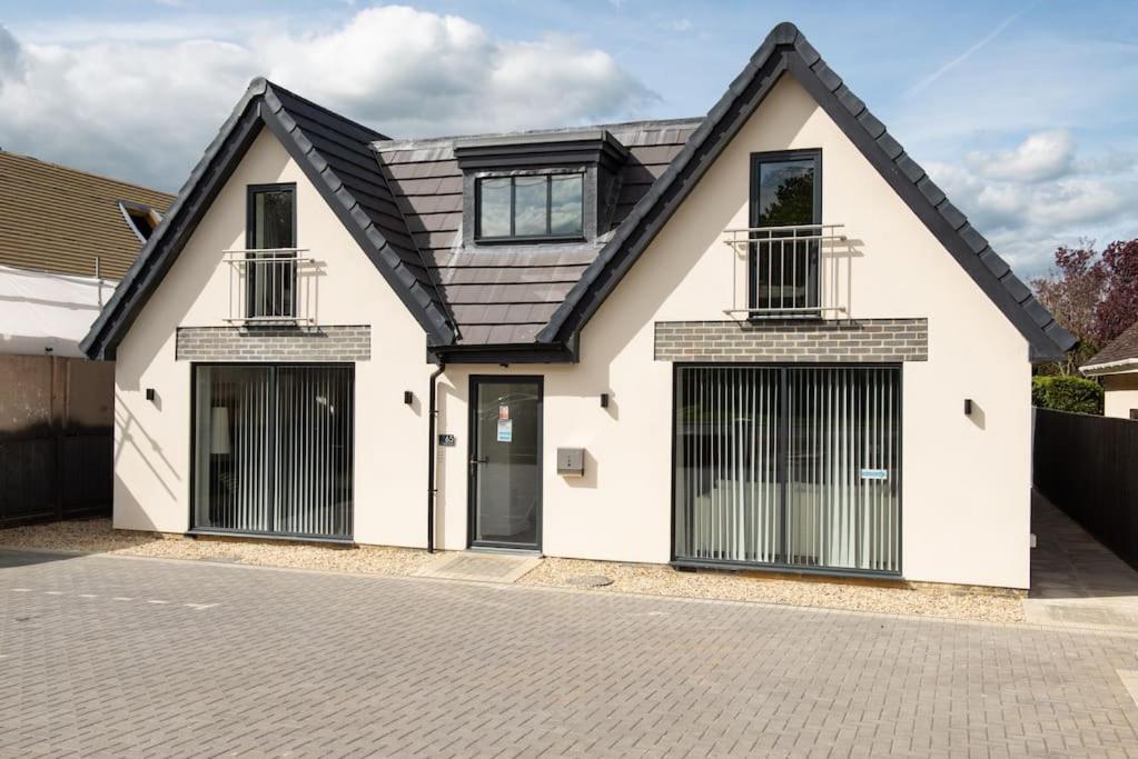 Maisy Lodge - Two Bed Lux Flat - Parking, Netflix, Wifi - Close To Blenheim Palace & Oxford - F2 Кидлингтън Екстериор снимка