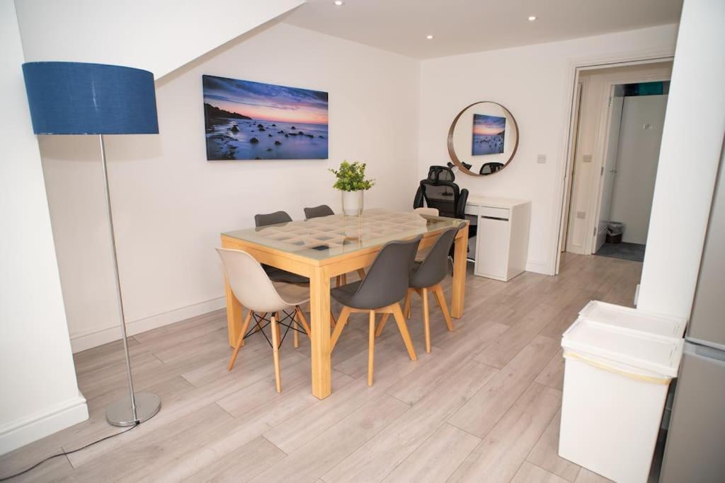 Maisy Lodge - Two Bed Lux Flat - Parking, Netflix, Wifi - Close To Blenheim Palace & Oxford - F2 Кидлингтън Екстериор снимка