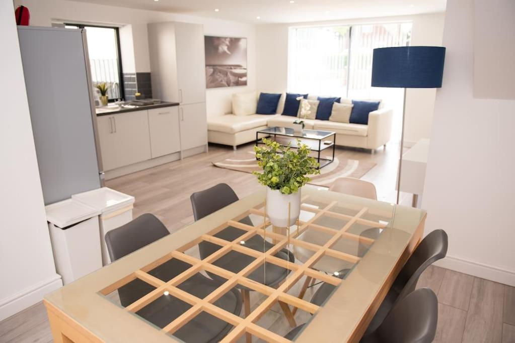 Maisy Lodge - Two Bed Lux Flat - Parking, Netflix, Wifi - Close To Blenheim Palace & Oxford - F2 Кидлингтън Екстериор снимка