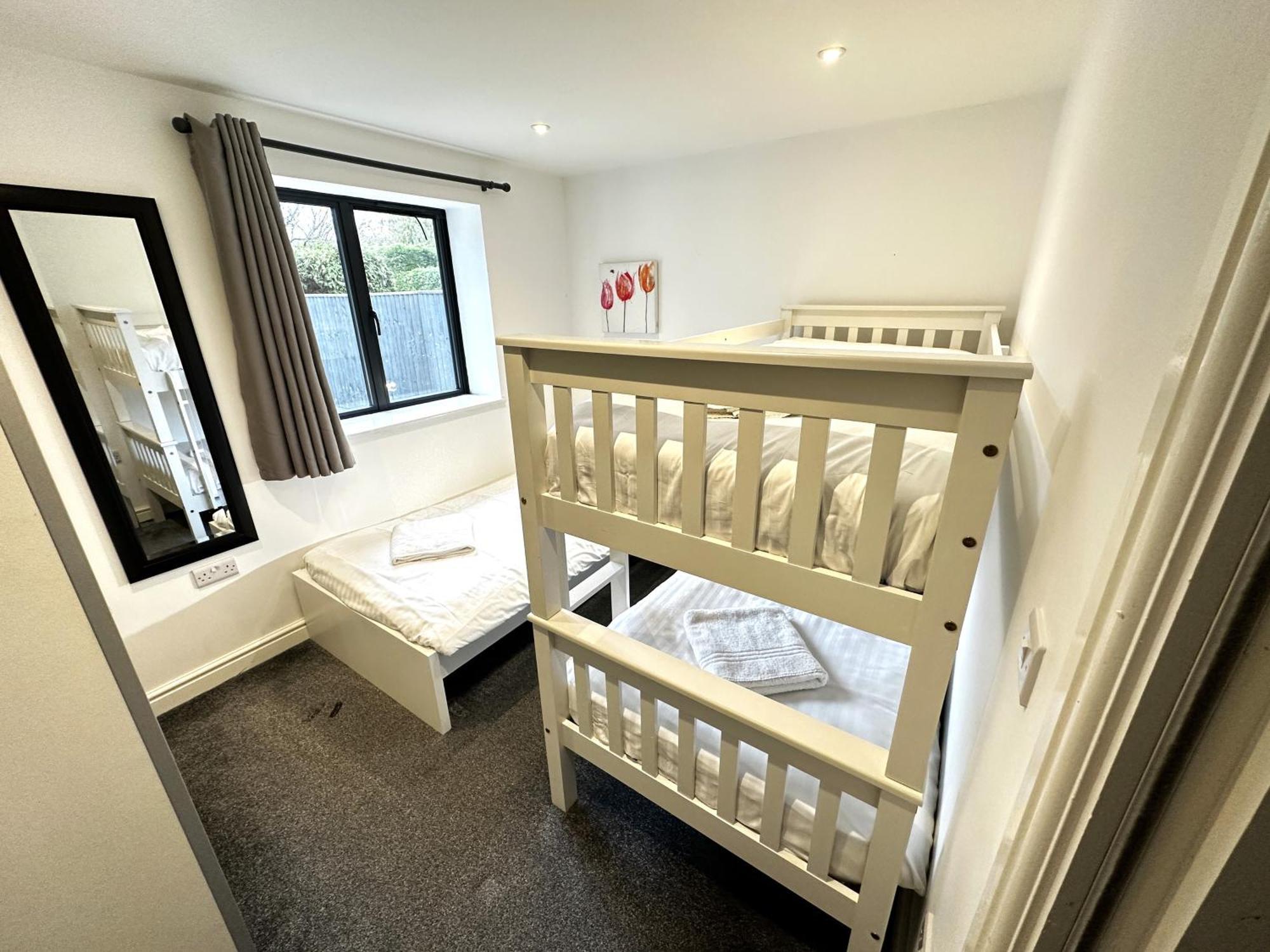 Maisy Lodge - Two Bed Lux Flat - Parking, Netflix, Wifi - Close To Blenheim Palace & Oxford - F2 Кидлингтън Екстериор снимка